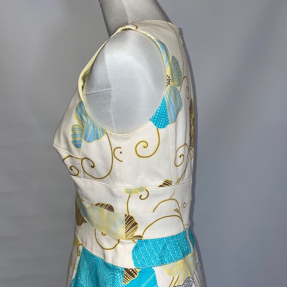 Size 4, fitted unique sleeveless dress. - Picture 3 of 11